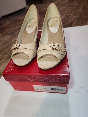 Areosoles Bone Open Toe Pumps Size 71/2M Memory Foam Comfort NWT